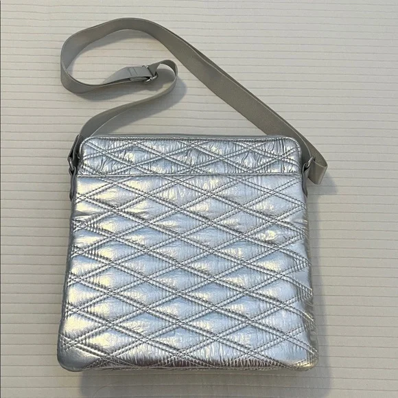 Baggallini Shimmering Silver Quilted Crossbody Bag - Picture 5 of 12